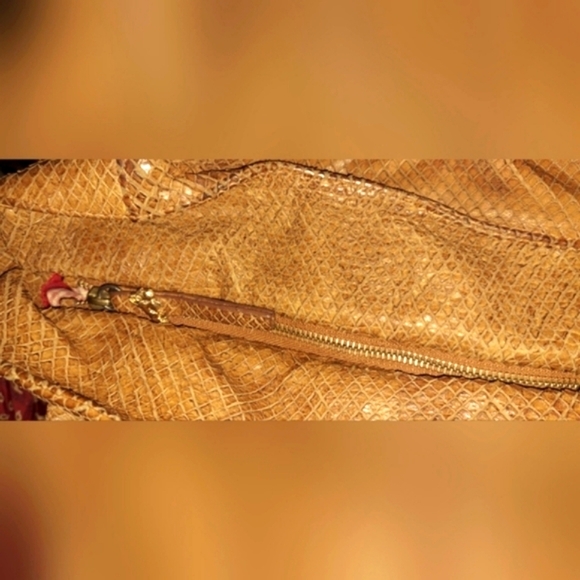 Jenrigo Italy Vintage Distressed Snakeskin Embossed Leather Shoulder Bag - Picture 12 of 15